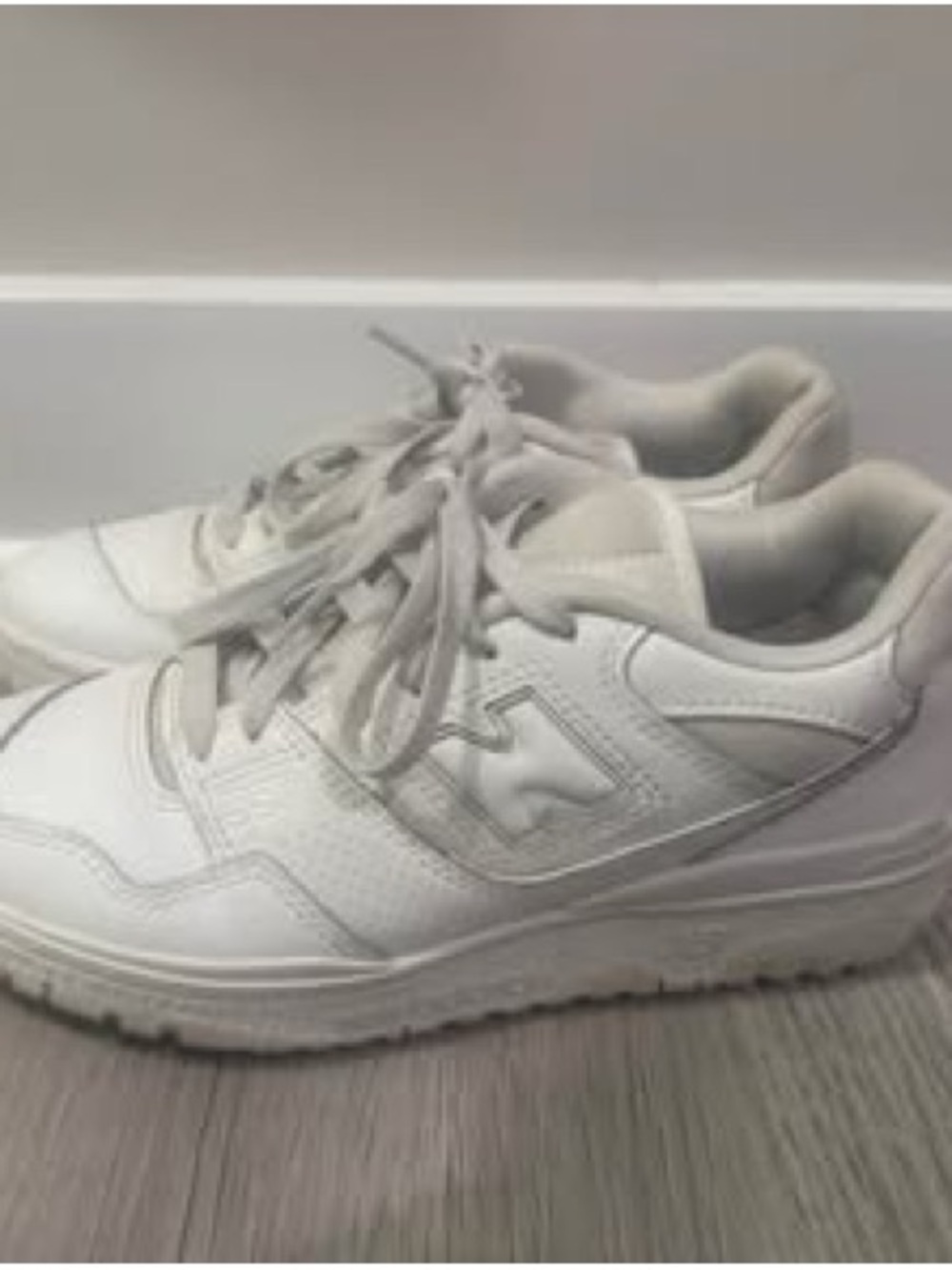 White New Balance 550s